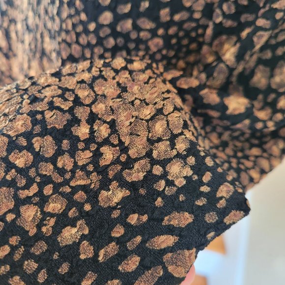 JM Collection 3/4 Sleeve, Black/Gold Textured Print Stretchy Top. Size S - Picture 5 of 9